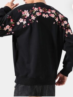 Kidoriman Size M Sakura Floral Cherry Blossom Embroidered Crew Sweatshirt